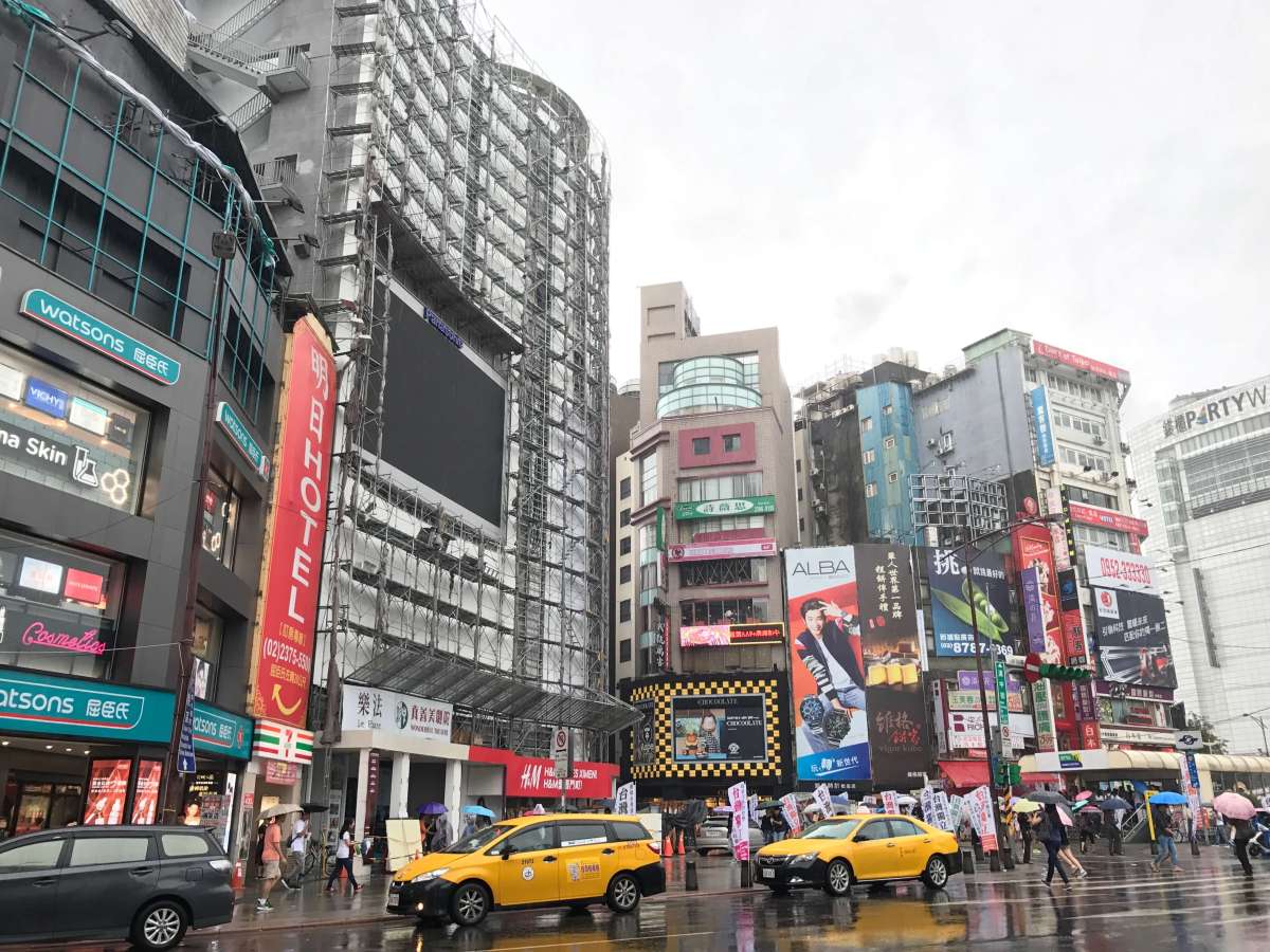 F5AC6AEE-DEF2-4976-936F-06AC1728BF7D